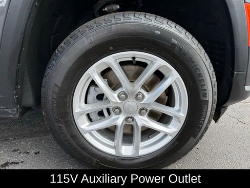 Certified 2023 Jeep Grand Cherokee L Laredo w/ Luxury Tech Group I AWD/4WD image 11