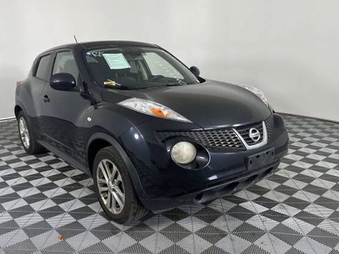 Used 2011 Nissan Juke SV AWD/4WD image 2