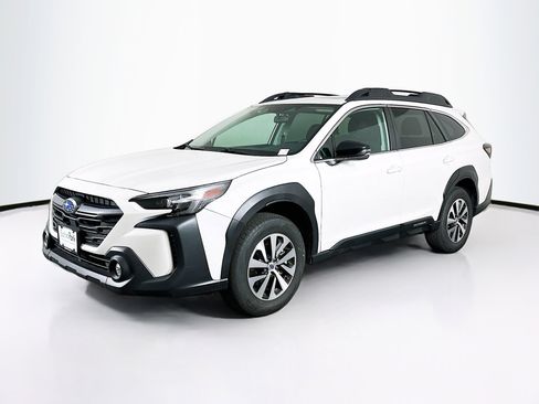 Used 2025 Subaru Outback Premium AWD/4WD image 3