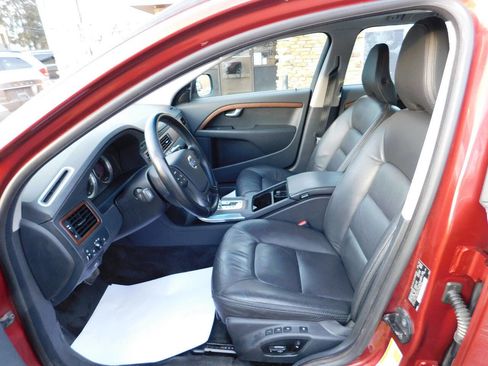 Used 2011 Volvo XC70 3.2 image 26