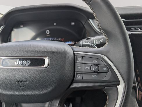 Used 2023 Jeep Grand Cherokee L Laredo RWD image 24