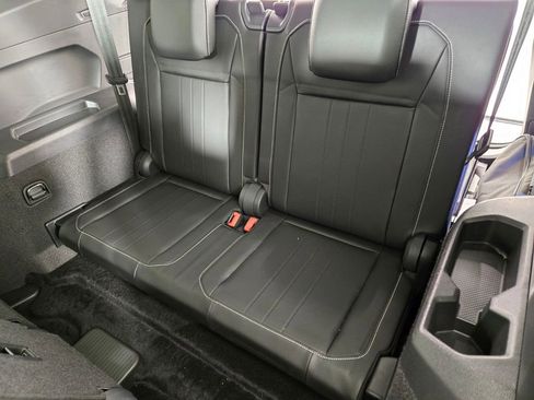 Used 2024 Volkswagen Tiguan SE R-Line FWD image 18