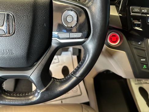 Used 2018 Honda Odyssey EX-L image 12