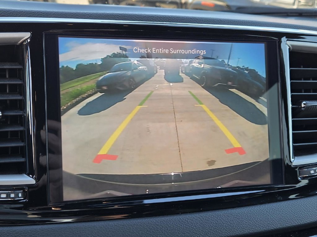 Used 2025 Chrysler Pacifica Select FWD image 31