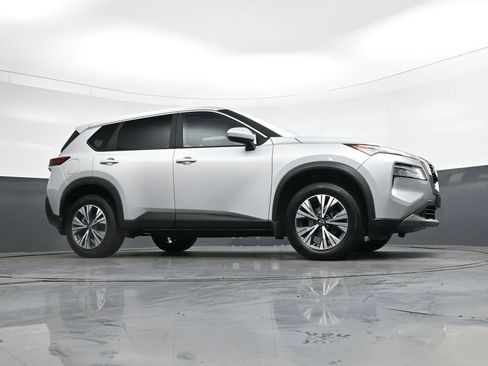 Used 2023 Nissan Rogue SV image 37