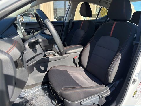 Used 2024 Nissan Sentra SR image 12