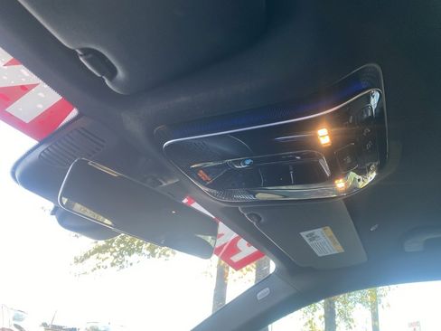 Used 2025 Mercedes-Benz GLC 350e GLC 350e image 21