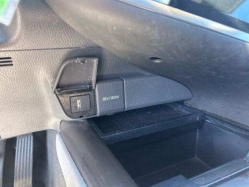 Used 2021 Toyota Camry LE image 23