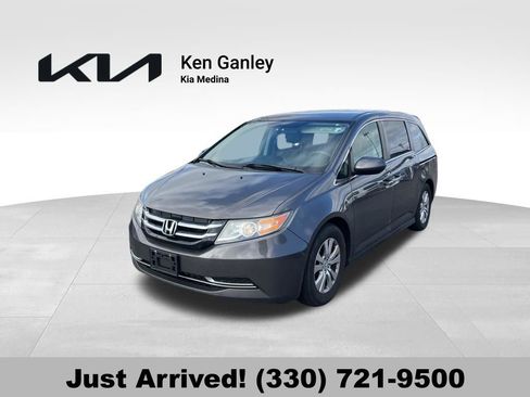 Used 2017 Honda Odyssey SE image 1