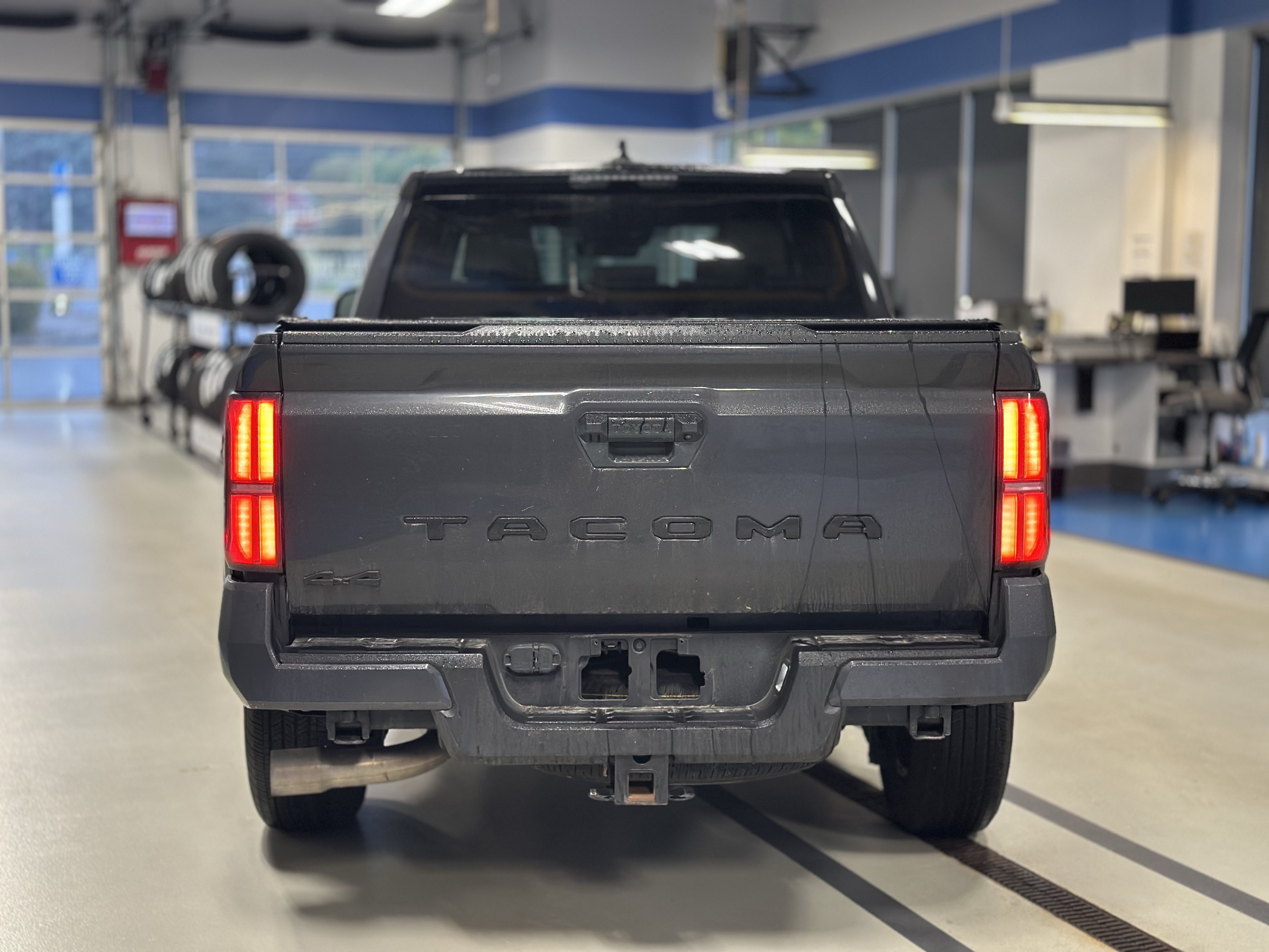 Used 2025 Toyota Tacoma SR5 AWD/4WD image 6