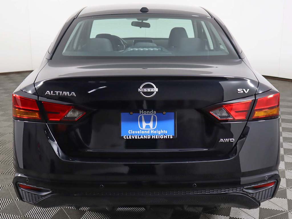 Used 2024 Nissan Altima 2.5 SV AWD/4WD image 9