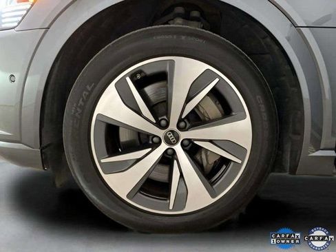 Used 2024 Audi Q8 e-tron Premium Plus image 29