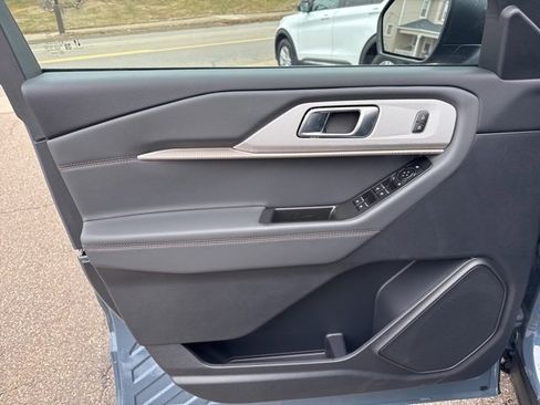 New 2025 Ford Explorer Active w/ Active Comfort Package image 14