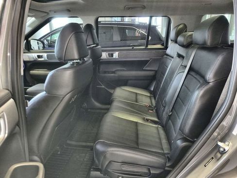 Used 2025 Hyundai Santa Fe Limited AWD/4WD image 23