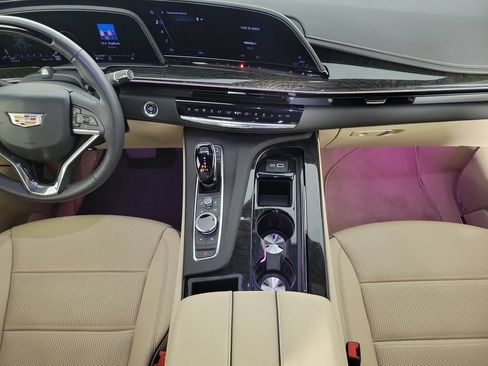 Certified 2024 Cadillac Escalade Premium Luxury AWD/4WD image 16