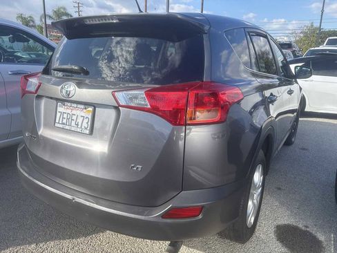 Used 2014 Toyota RAV4 LE image 3