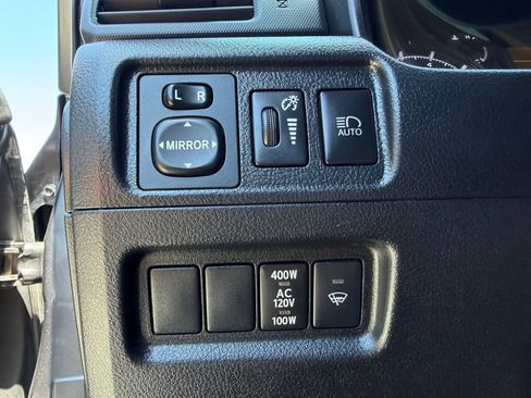 Used 2022 Toyota 4Runner SR5 AWD/4WD image 13