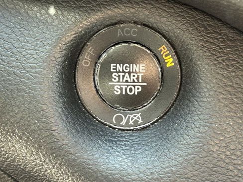 Used 2019 Jeep Cherokee Latitude Plus FWD image 8