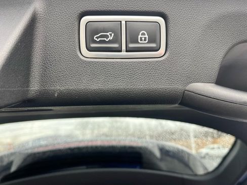 Used 2023 Kia Sorento SX image 44