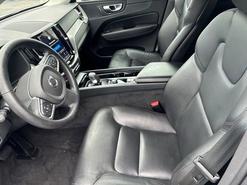 Certified 2024 Volvo XC60 B5 Core w/ Climate Package AWD/4WD image 9