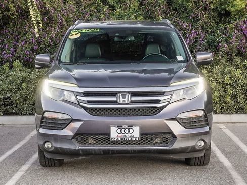 Used 2017 Honda Pilot Touring image 2
