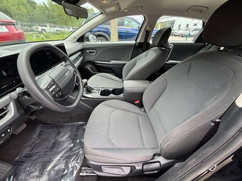 Used 2025 Kia K4 FWD image 25