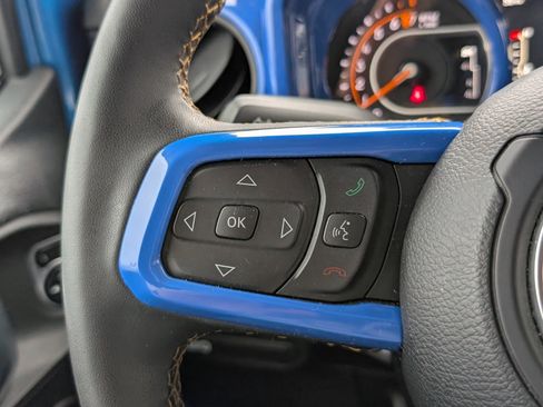 Used 2024 Jeep Gladiator Sport image 26