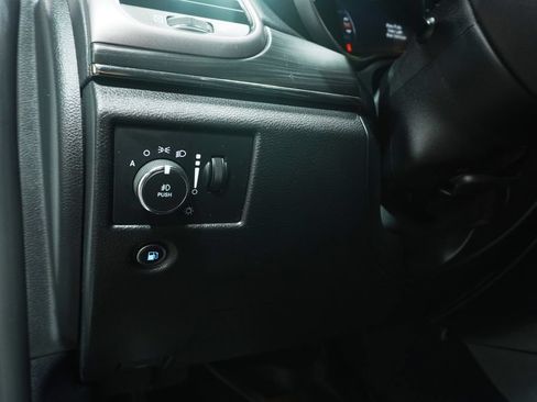 Used 2020 Jeep Grand Cherokee Limited X AWD/4WD image 25
