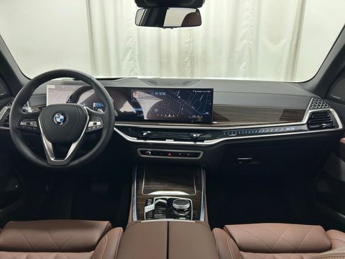 Used 2026 BMW X5 xDrive50e w/ Climate Comfort Package image 8