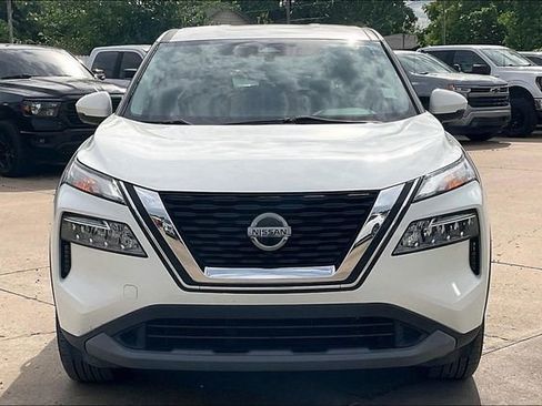 Used 2021 Nissan Rogue SV FWD image 2