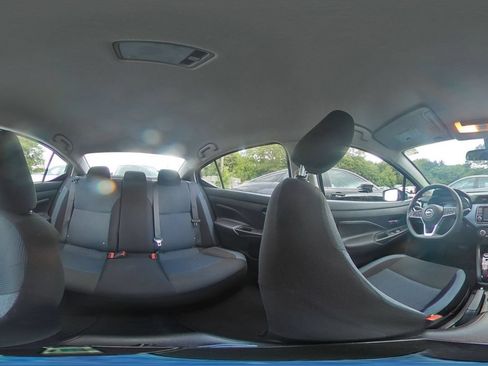Used 2025 Nissan Versa SV FWD image 40