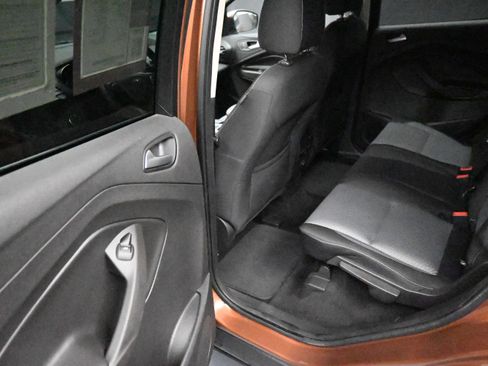 Used 2017 Ford Escape SE FWD image 17