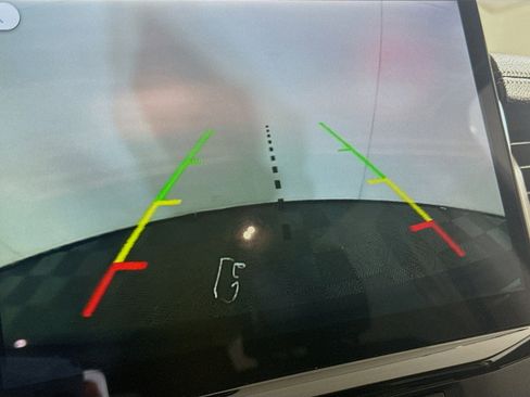 Used 2024 Ford Expedition XLT image 23