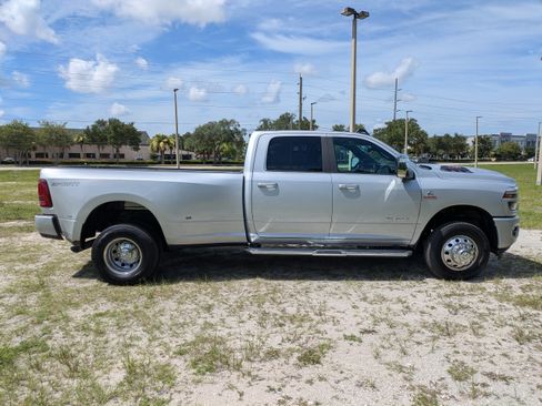 Used 2026 RAM 3500 Laramie w/ Sport Appearance Package AWD/4WD image 3