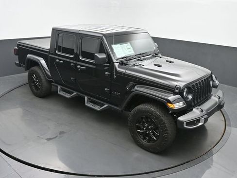 Used 2022 Jeep Gladiator Sport AWD/4WD image 42