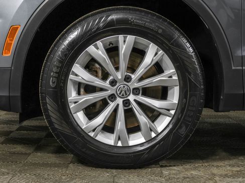 Used 2020 Volkswagen Tiguan S image 19