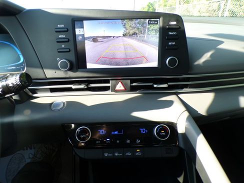Certified 2025 Hyundai Elantra Sport FWD image 24