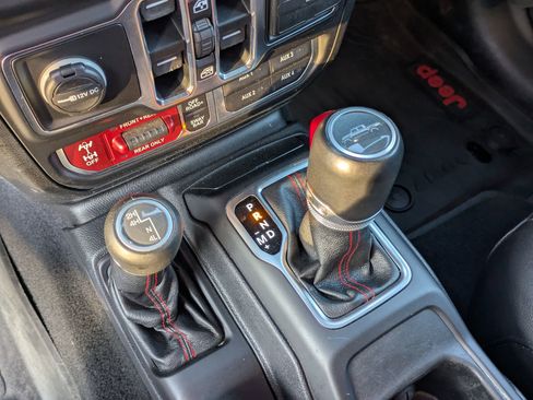 Used 2020 Jeep Gladiator Rubicon AWD/4WD image 27