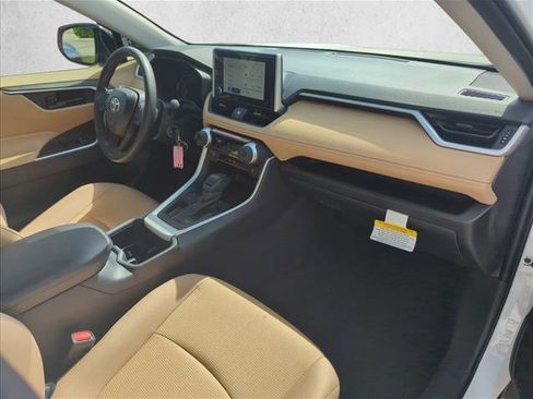 Certified 2025 Toyota RAV4 LE image 26