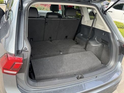 Used 2019 Volkswagen Tiguan SE w/ Panoramic Sunroof Package FWD image 25