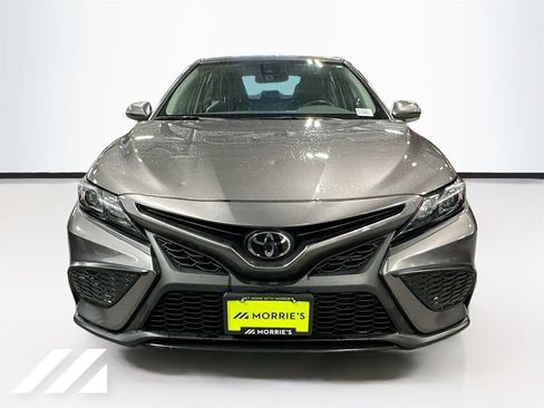 Used 2022 Toyota Camry SE w/ Convenience Package image 2