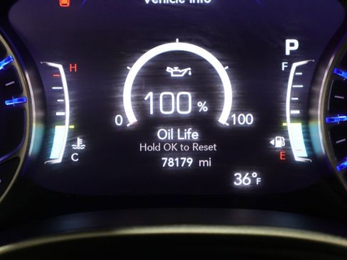 Used 2021 Chrysler Pacifica Touring-L w/ Uconnect Theater Family Group FWD image 42