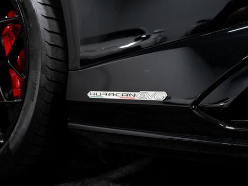 Used 2020 Lamborghini Huracan EVO AWD/4WD image 18