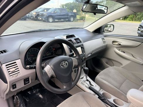 Used 2013 Toyota Corolla LE FWD image 21