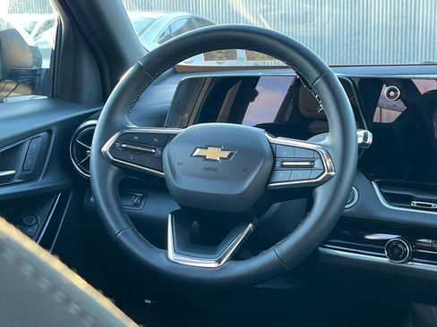 Used 2025 Chevrolet Equinox LT image 25