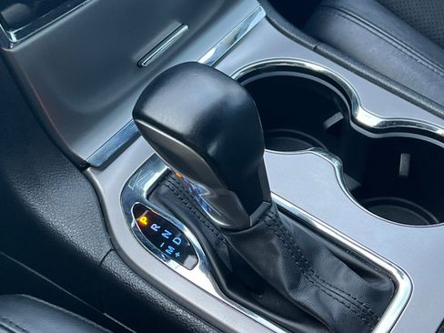 Used 2021 Jeep Grand Cherokee Laredo X image 22