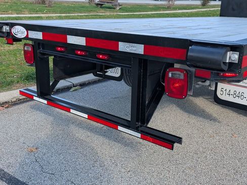 Used 2023 Ford E-Transit image 39