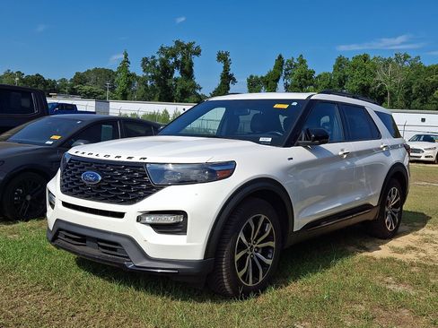 Used 2022 Ford Explorer ST-Line w/ Class IV Trailer Tow Package RWD image 3
