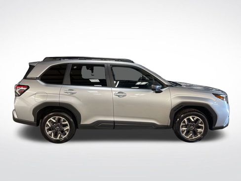 Used 2026 Subaru Forester Premium AWD/4WD image 2