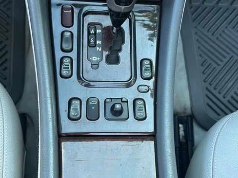 Used 2001 Mercedes-Benz CLK 320 Cabriolet w/ K2 Opt Pkg image 29
